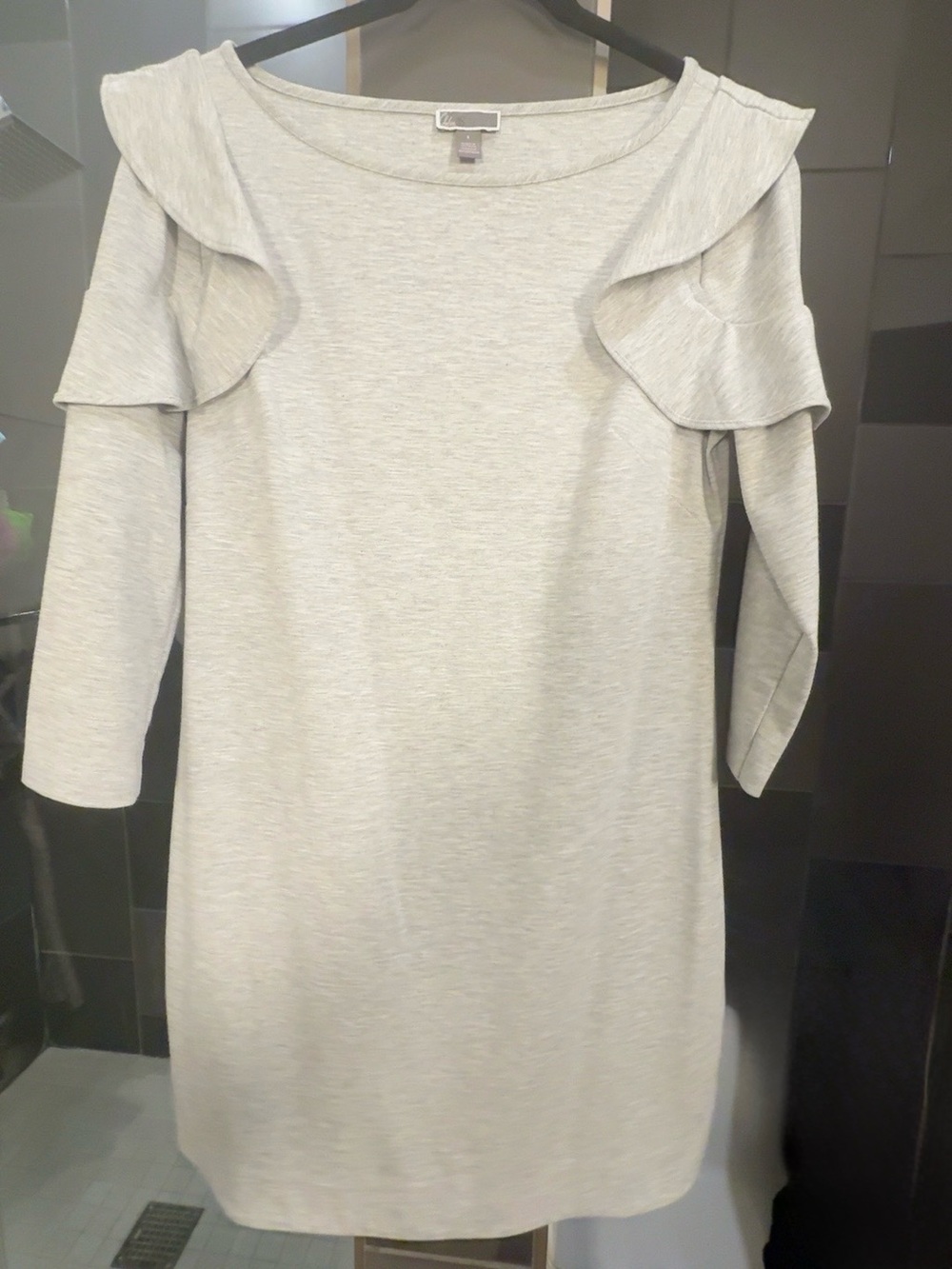 Chelsea28 Gray Ruffle Shoulder Shift Dress 3/4 Sleeve Size 8